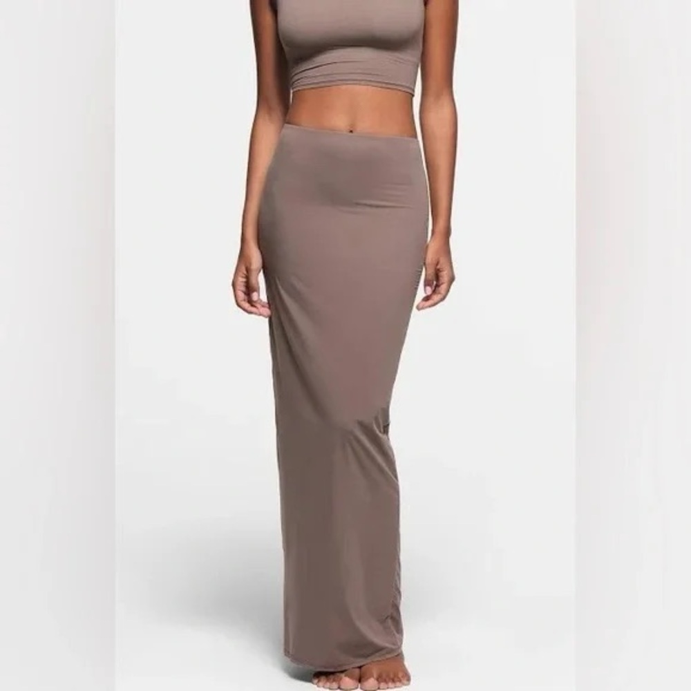 Skims Fits Everybody Bodycon Maxi Skirt Umber